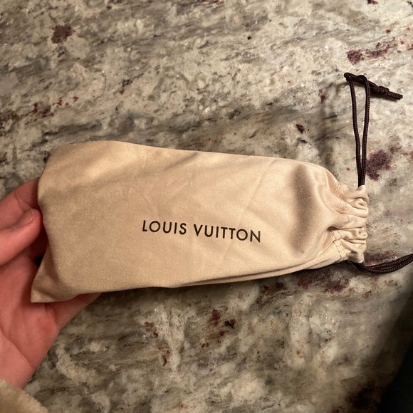 Louis Vuitton Sunglasses - Picture 2 of 6